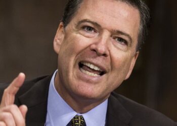 Autoridades de EEUU investigan presunta amenaza del exjefe de FBI contra Trump