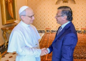 Gustavo Petro propone que la Santa sede acoja nueva fase de conversaciones con el ELN