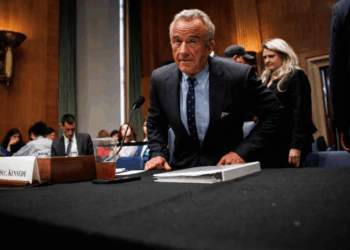 El secretario de Salud de EEUU insta a otros países a seguir sus pasos y abandonar la OMS