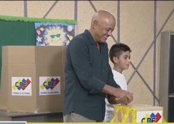 «Las elecciones transcurren en paz»: Jorge Rodríguez