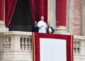Papa León XIV saluda a las madres en su día y pide el milagro de la paz