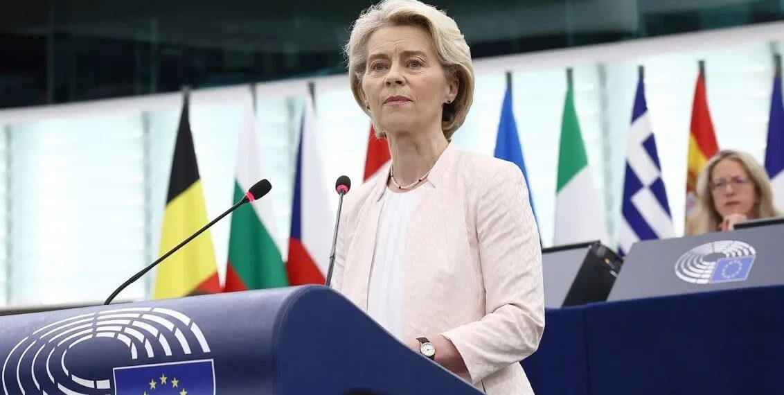 Comisión Europea tacha de «abominable» bombardeo israelí a una escuela en Gaza