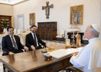 León XIV y Vance desean “una solución negociada» en zonas de conflicto