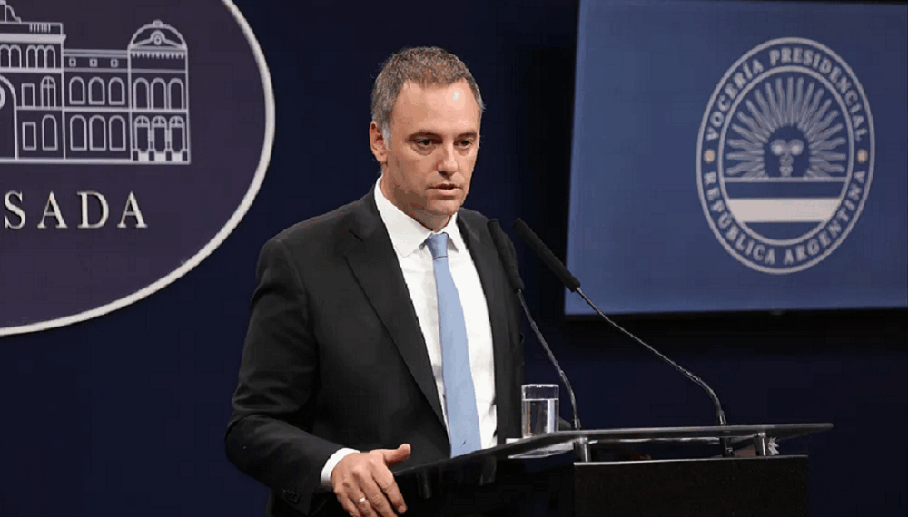 Argentina anuncia restricciones a la residencia y expulsión de migrantes con delitos