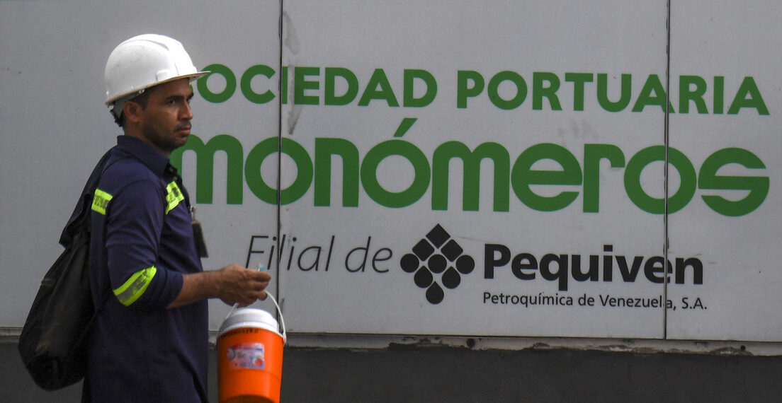 Gustavo Petro buscará que Ecopetrol compre a Monómeros