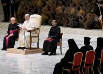 León XIV ofrece a los líderes mundiales su mediación para callar las armas