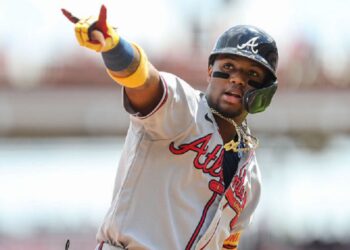 Ronald Acuña Jr. regresa con Bravos tras lesión en la rodilla izquierda
