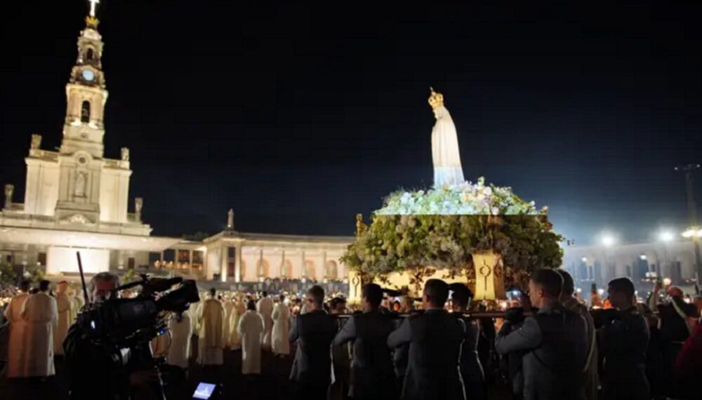 En Fátima recuerdan a Francisco y oran por León XIV