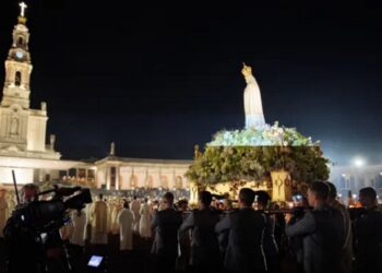 En Fátima recuerdan a Francisco y oran por León XIV