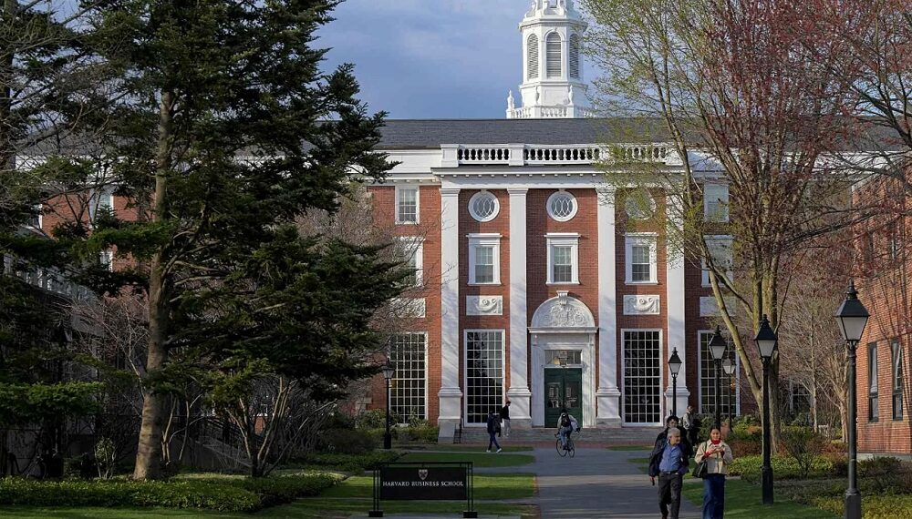 Para Harvard es “ilegal” medida de Trump que le impide admitir a estudiantes extranjeros