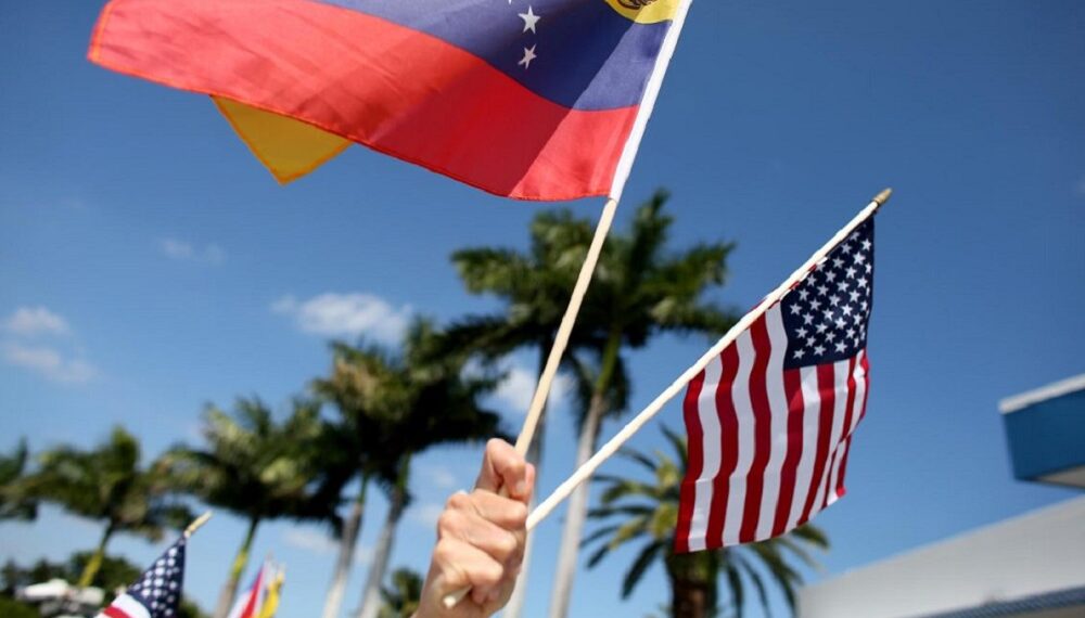 Gobierno alerta a venezolanos sobre altos riesgos de viajar a EEUU