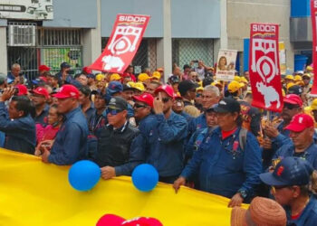 Trabajadores marchan en defensa de migrantes detenidos en El Salvador y por la separación forzada de la niña Maikelys Espinoza