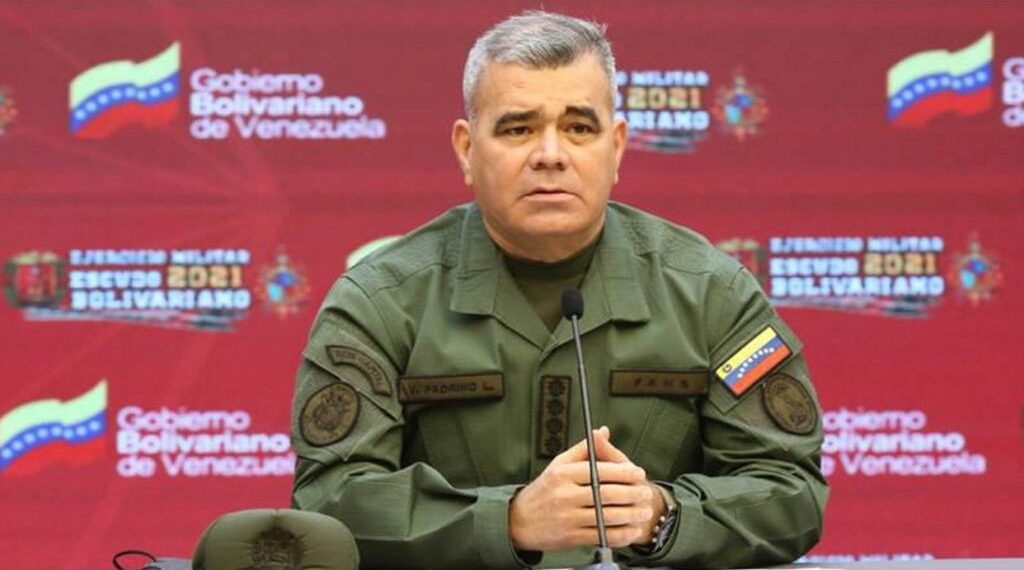 «Todo marcha con tranquilidad, el campo de batalla está en la urna electoral»: ministro Vladimir Padrino