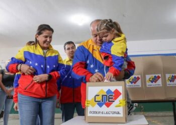 Diosdado Cabello: «el pueblo está votando en paz y tranquilidad»