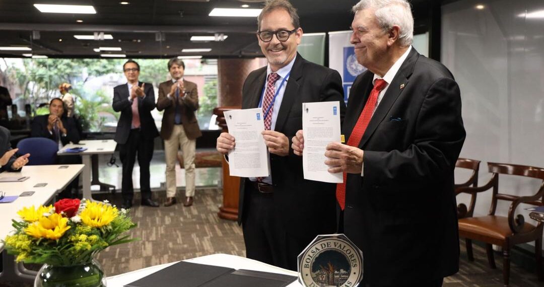 Bolsa de Valores de Caracas y el PNUD firman acuerdo para impulsar la economía sostenible