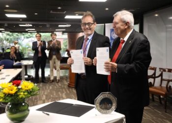 Bolsa de Valores de Caracas y el PNUD firman acuerdo para impulsar la economía sostenible