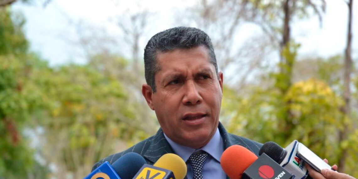 «Votar es lo que se hace en democracia»: Henri Falcón