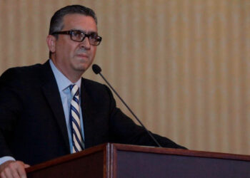 «Para el desarrollo productivo»: Pérez Abad propone leyes de Inversión Extranjera y Propiedad Industrial