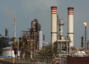 Pdvsa busca alternativas en Irán y China para solventar problemas en sus refinerías