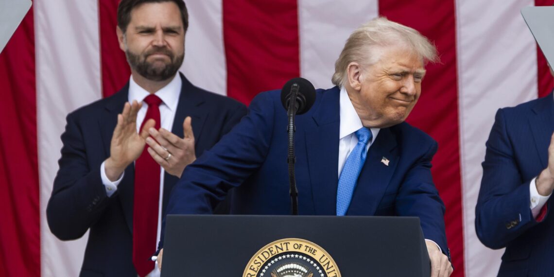 Los aranceles de Trump se mantienen de momento por decisión de corte de apelación