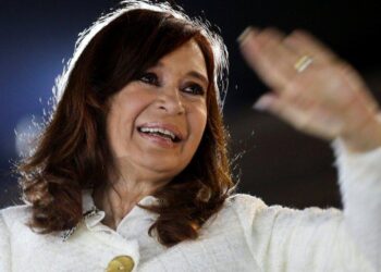 Cristina Kirchner vuelve a ruedo: quiere ser legisladora en Buenos Aires