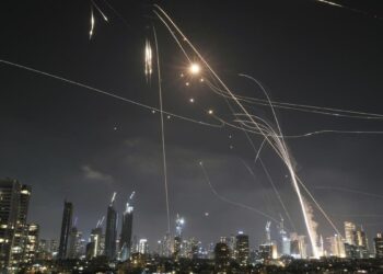 Al menos 34 heridos y varias personas atrapadas luego del ataque de Irán contra Israel