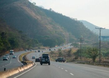 Restringirán tránsito de vehículos de carga pesada por la Autopista Regional del Centro el 7 y 8 de junio