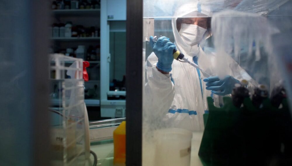 Demandan al DHS por recolectar muestras de ADN de inmigrantes