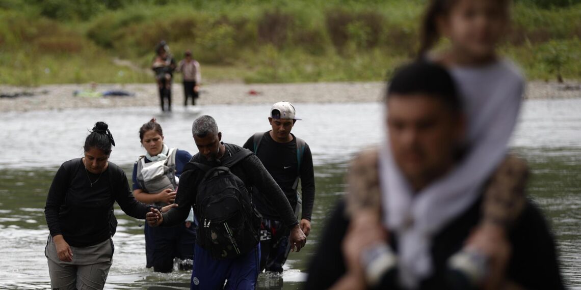 Colombia advierte «crisis humanitaria»: 9.000 migrantes volvieron por el Darién en lo que va de 2025