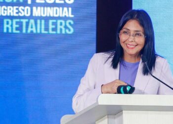 Delcy Rodríguez asegura que hay «producción plena» en pozos operados por empresas extranjeras