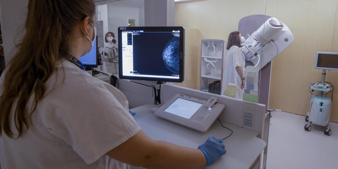 Descubren nuevo tratamiento para algunos cánceres de mama agresivos