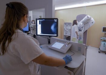 Descubren nuevo tratamiento para algunos cánceres de mama agresivos