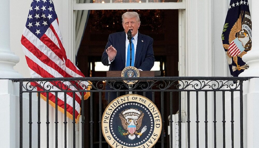 Trump prohíbe entrada a EEUU de ciudadanos de 12 países y restringe la de otros 7, entre ellos de Venezuela