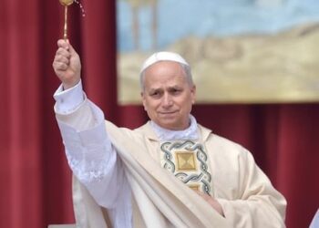 León XIV criticó la «privatización» de la fe y que la iglesia haya sido  «moralista y poco atractiva»