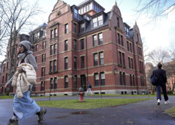 Departamento de Estado ordena a embajadas reanudar trámites de visas para estudiantes de Harvard