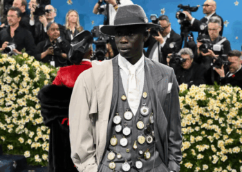 Confirman detención por el ICE y «autodeportación» del famoso “tiktoker” Khaby Lame