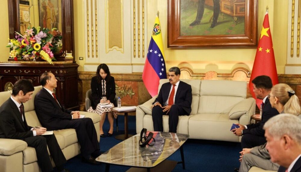 Maduro recibe a delegación del Comité Central del Partido Comunista de China