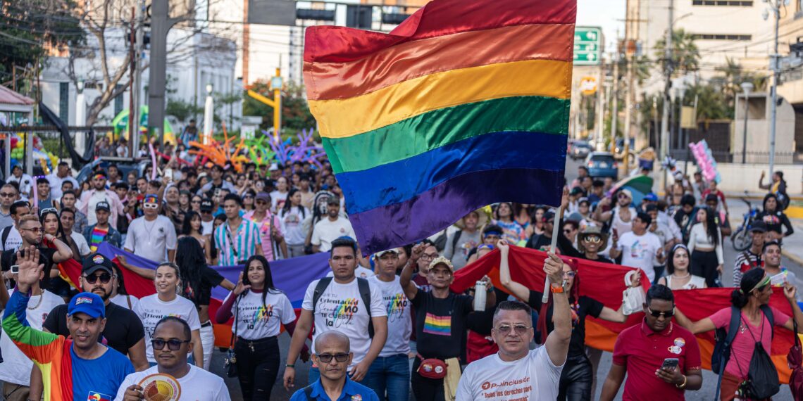 Mes del orgullo LGBTQ+ ¿Por qué se celebra y cuál es su propósito desde la defensa de los DD.HH.?