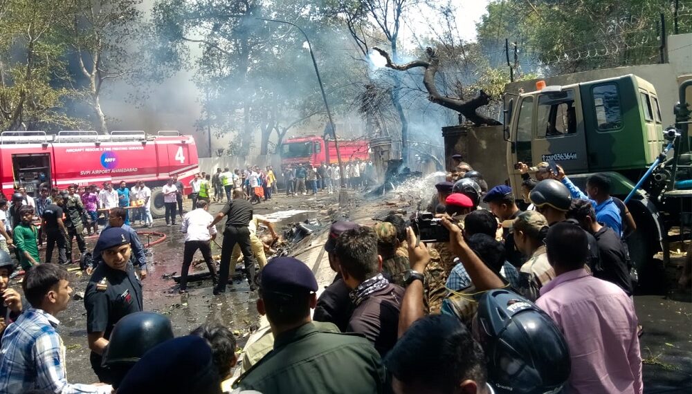 Reportan al menos un superviviente del siniestro aéreo en India