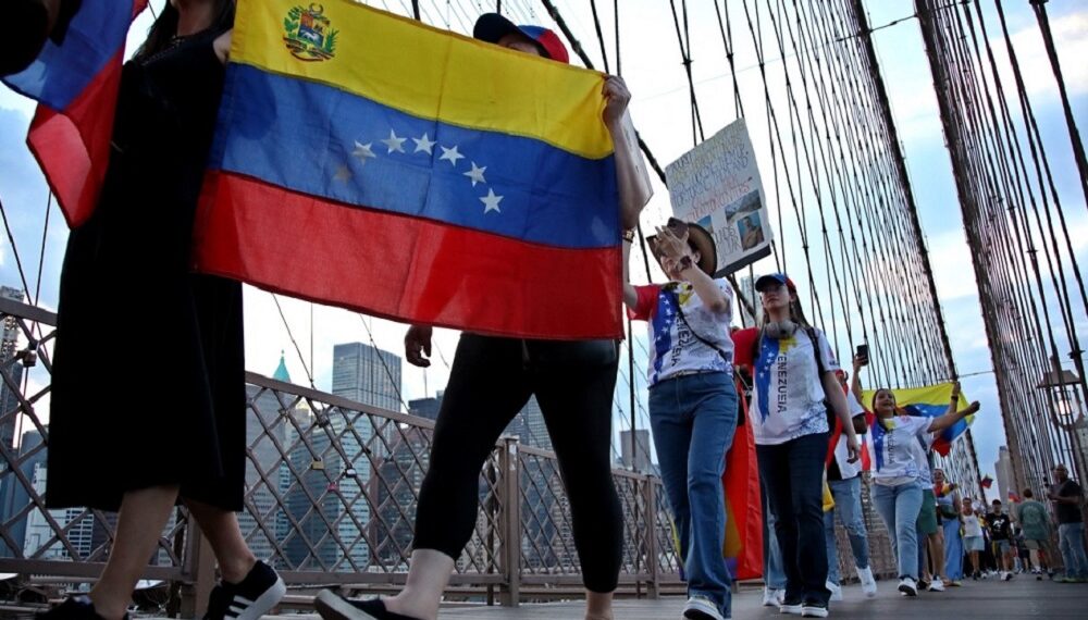 Juez impide intento de Trump de revocar el TPS para algunos venezolanos