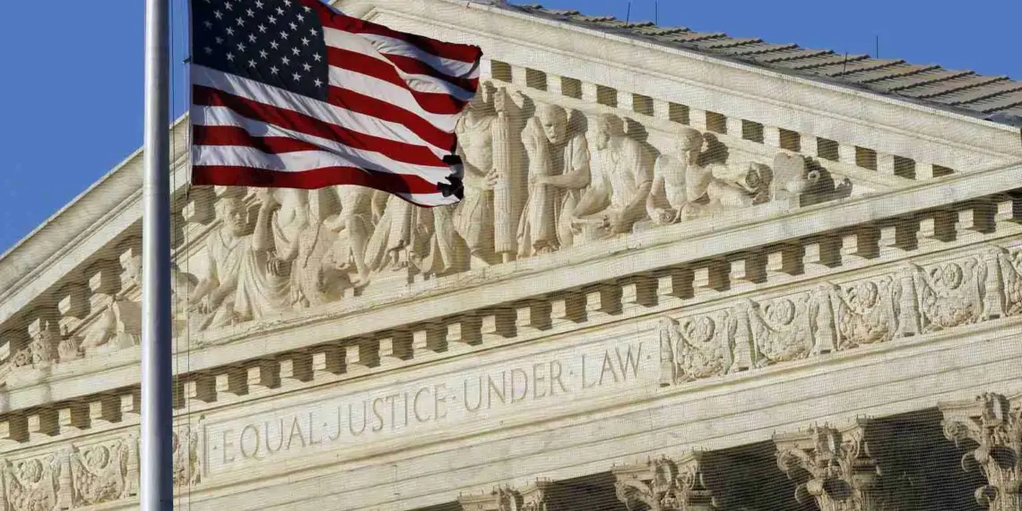 Corte Suprema respalda a Trump en su intento de limitar la ciudadanía por nacimiento