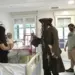 Johnny Depp visitó a pacientes del Hospital Niño Jesús de Madrid vestido de Jack Sparrow (+video)