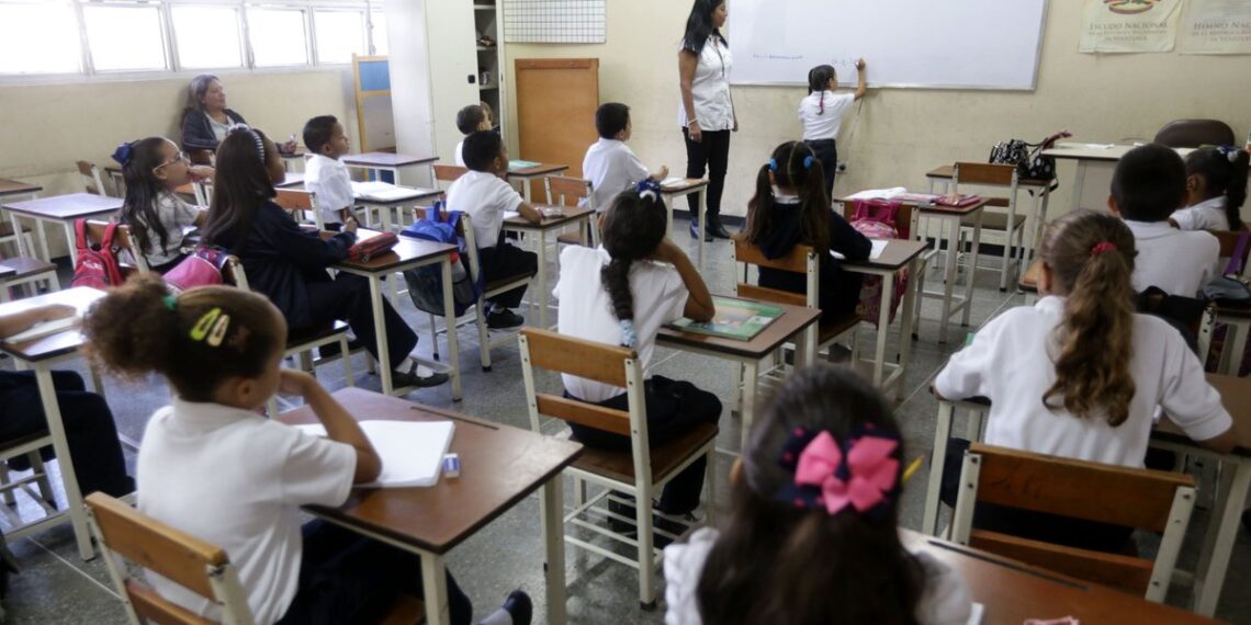 Ministerio de Educación anunció nuevo plan de enseñanza en Ciencias y Matemáticas