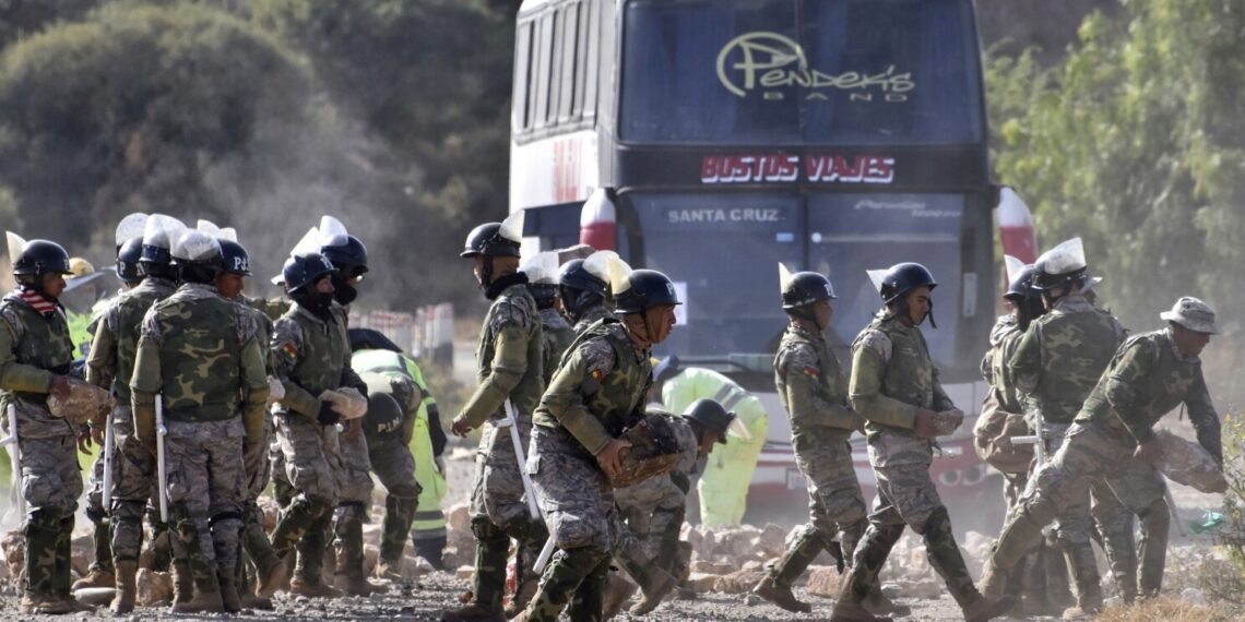 Un policía muerto en enfrentamientos con seguidores de Evo Morales en Bolivia