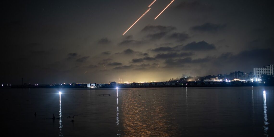 Israel intercepta decenas de misiles y 30 drones iraníes tras una noche de relativa calma