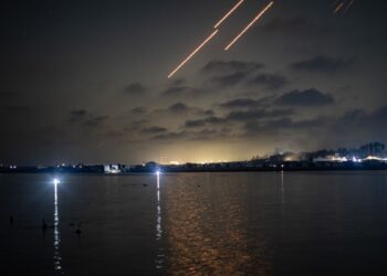 Israel intercepta decenas de misiles y 30 drones iraníes tras una noche de relativa calma