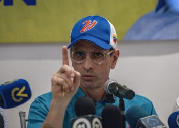 Capriles exige a EEUU respeto a los DD.HH. de los migrantes venezolanos