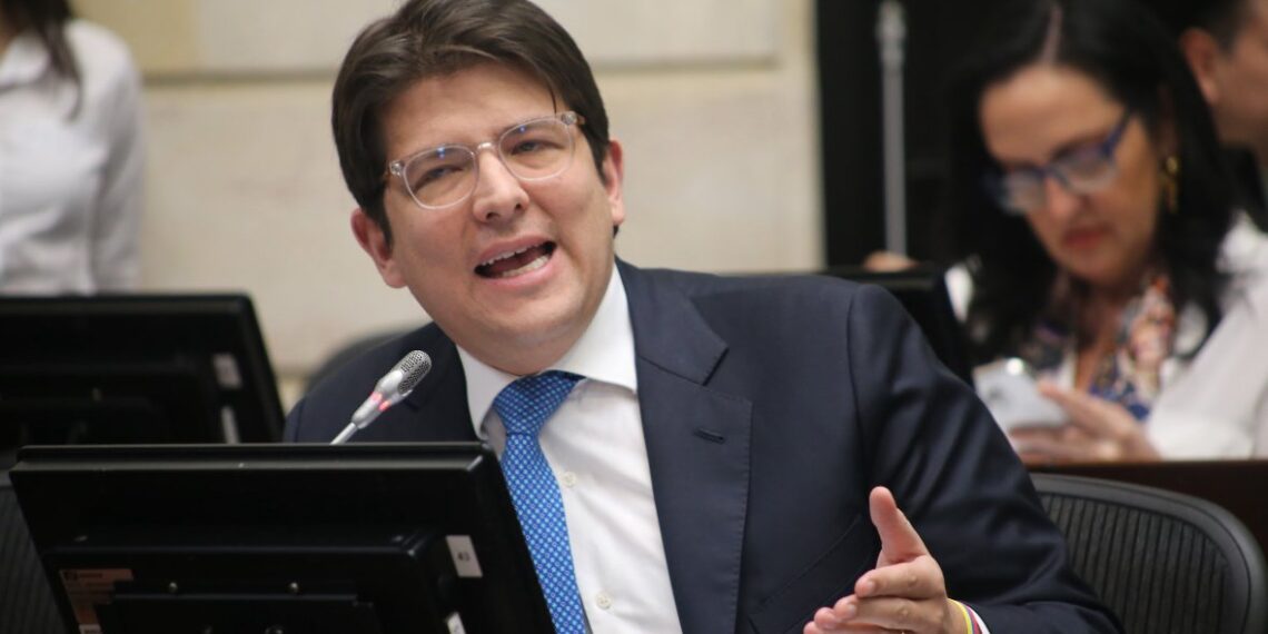 Uribe Tarbay sometido a nueva cirugía. Su estado sigue siendo crítico