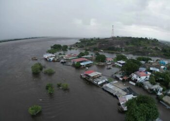 Tres municipios afectados por las lluvias en Amazonas. Cerca de mil personas en refugios