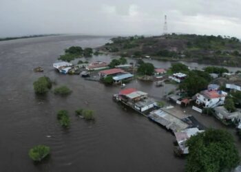 Crecida del Orinoco mantiene en alerta al estado Bolívar y en emergencia a Amazonas